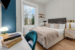 舒適開放式客房, 1 張標準雙人床, 非吸煙房, 小廚 | 書桌、手提電腦工作空間、免費 Wi-Fi、床單