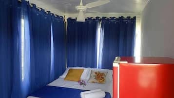 Suite Confort, 1 lit double, vue piscine | 2 chambres, rideaux occultants, chambres insonorisées