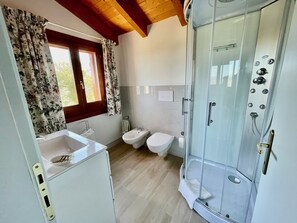 Bathroom - Villa Fiori with pool by Wonderful Italy (Olbia)