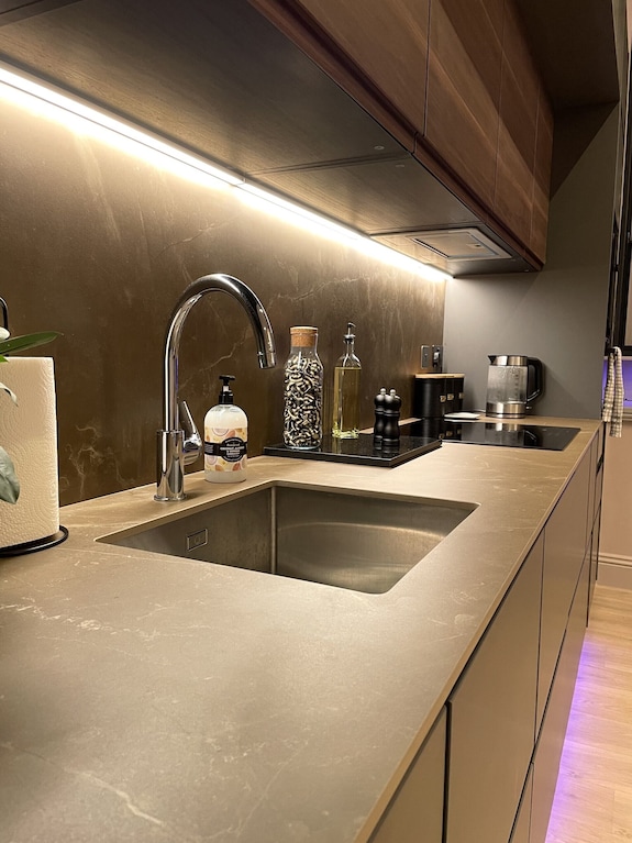 Luxury Kitchens Manchester City Centre: Stunning Designs & Elegance