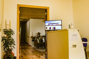 Lobby - 5 Minutes from the River Beach, Twin Room in Góis in a Rural and Quiet Place (Góis)
