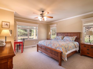 4 bedrooms, desk, iron/ironing board, WiFi