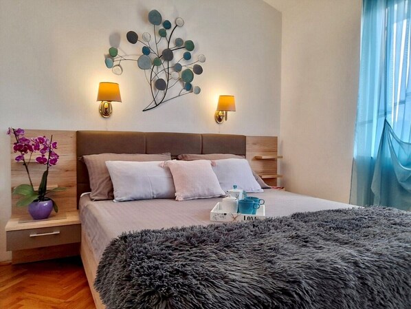 2 bedrooms, WiFi, bed sheets