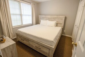 1 soverom, strykejern/-brett, wi-fi (inkludert) og sengetøy