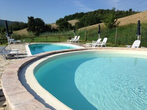 Garden - Apartment With one Bedroom, Kitchen, Bathroom Garden and Shared Pool (Chianni)