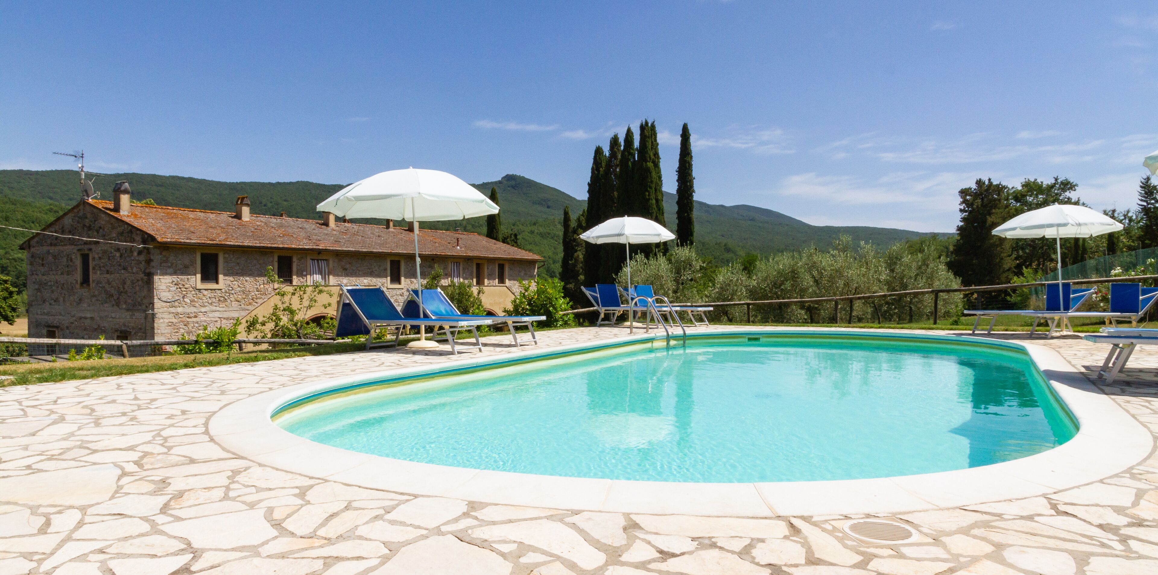 Kolam renang outdoor