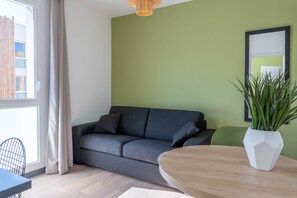 Apartment, 1 Bedroom | Living area