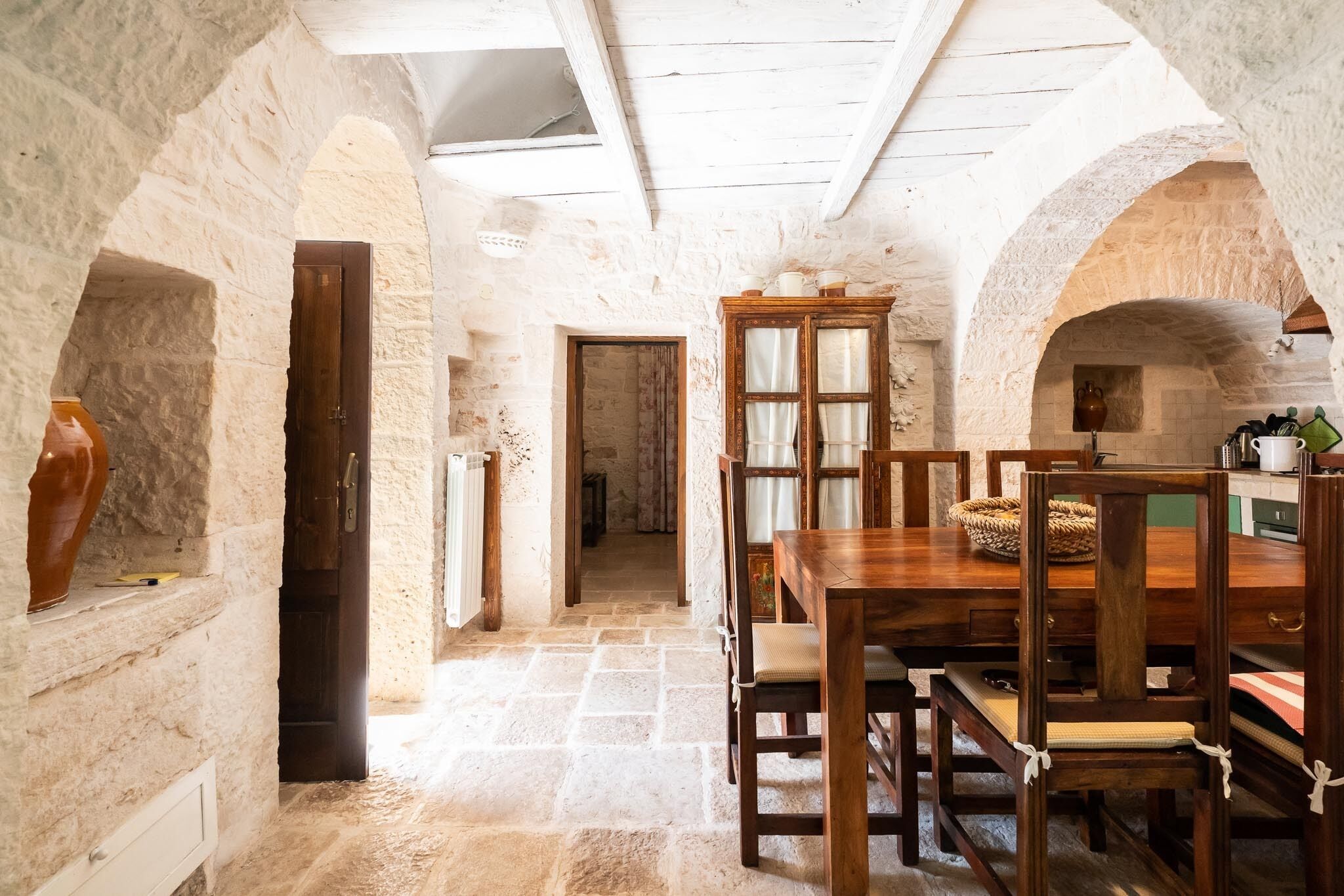 Basic Villa | Dining room