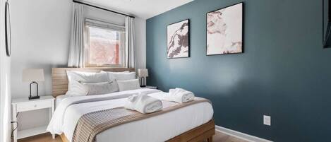 2 dormitoris, planxa i posts de planxar, wifi i roba de llit