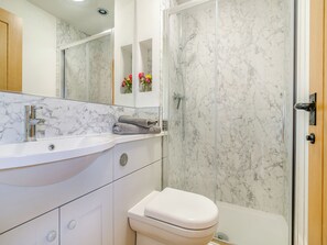 Towels - 2 bedroom accommodation in Lower Wick, Dursley (Lower Wick, Dursley)