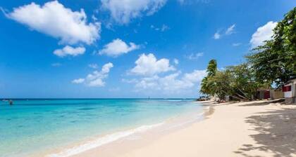 Spacious 2-bedroom on West Coast in Weston, St. James steps to beach
