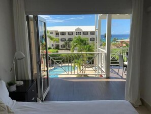 2 bedrooms, in-room safe, desk, iron/ironing board - Spacious 2-bedroom on West Coast in Weston, St. James steps to beach  (Weston)