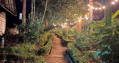 Vanara Bungalows & Restaurant