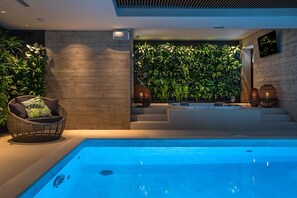 Indendørs pool, opvarmet pool