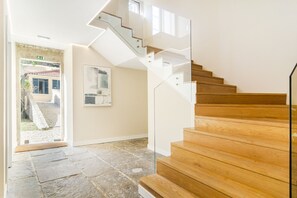 Staircase - Metropolitan Lisbon Laranjeiras (Lisbon)