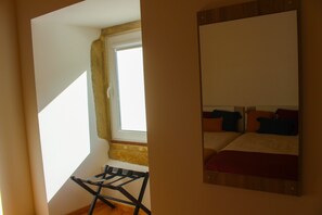 1 bedroom, travel cot, WiFi, bed sheets