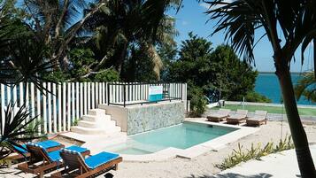 Alberca al aire libre