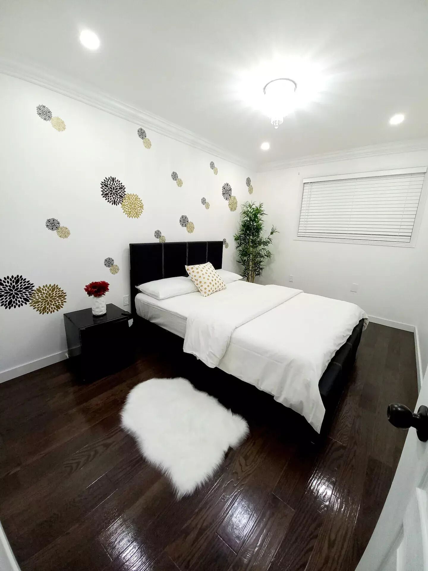 3 slaapkamers, een bureau, een strijkplank/strijkijzer, wifi