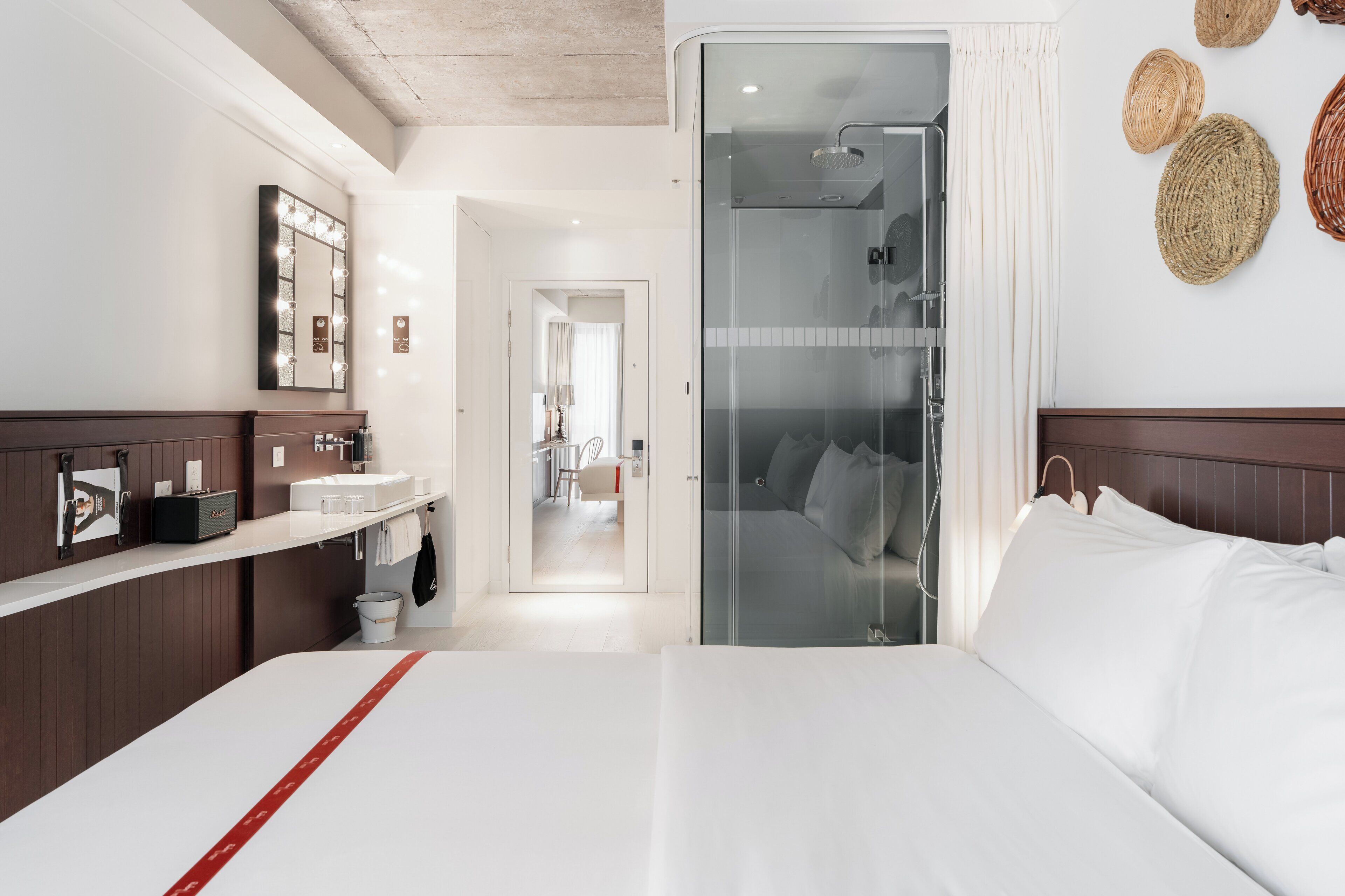 Hypo-allergenic bedding, in-room safe, blackout drapes, soundproofing