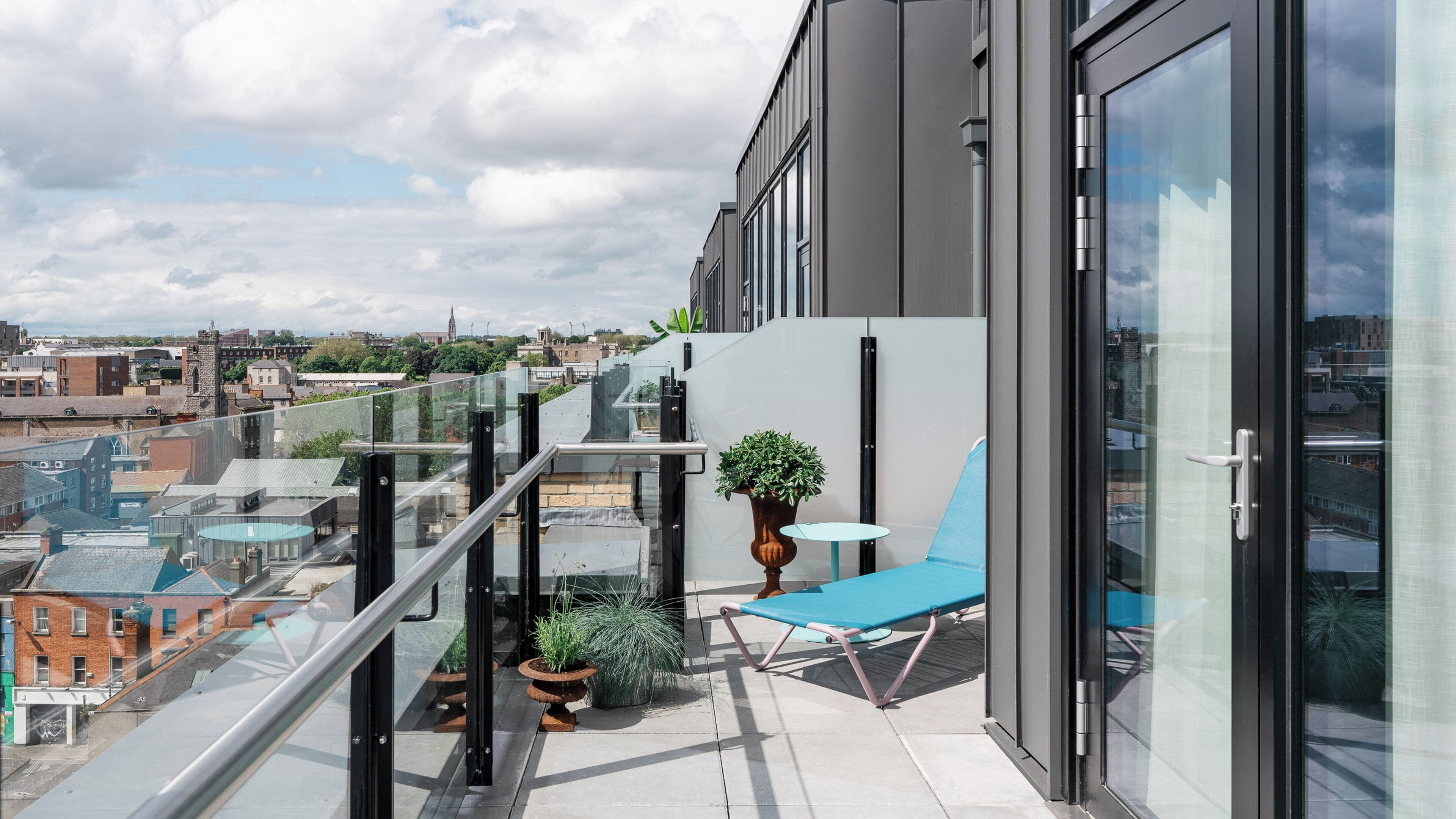 Room, Balcony (Wow) | Hypo-allergenic bedding, in-room safe, blackout curtains, soundproofing