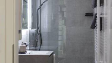 Dusch, hårtork, tvål och schampo