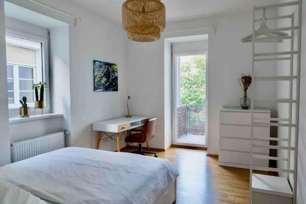 1 chambre, coffres-forts dans les chambres, bureau