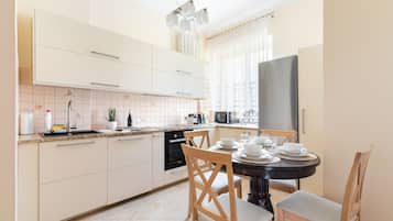 Apartment | Private kitchen | Fridge, oven, stovetop, toaster