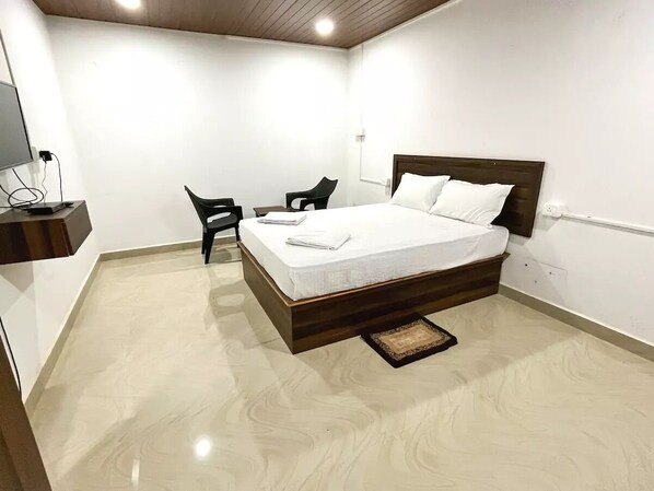 4 habitaciones, tabla de planchar con plancha, wifi y ropa de cama 