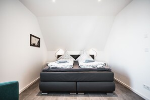 2 Schlafzimmer, Reisekinderbett, kostenloses WLAN