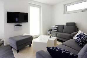 Smart TV y chimenea 