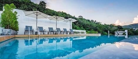 야외 수영장, 수영장 파라솔