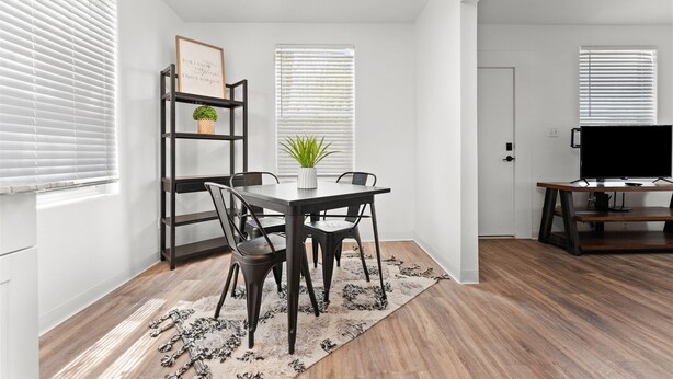 Unclassified image, 1 of 20, button - NorthEnd Charmer 1 bedroom Near BSU (Boise)
