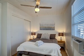 1 habitación, escritorio, wifi gratis y ropa de cama 