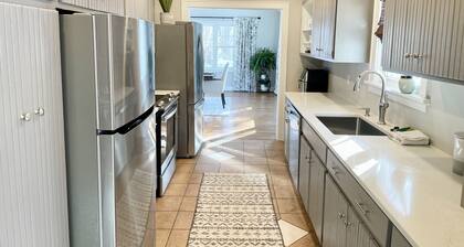 Perfect Lake House to gather with Friends and Family. Come make some memories!!