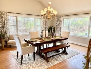 Dining - Perfect Lake House to gather with Friends and Family. Come make some memories!! (Oshkosh)