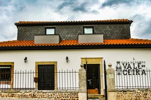 Exterior - 5 Minutes from the River Beach, Twin Room in Góis in a Quiet Rural Place (Góis)