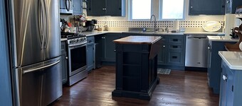 Victorian charmer just steps from the lake!