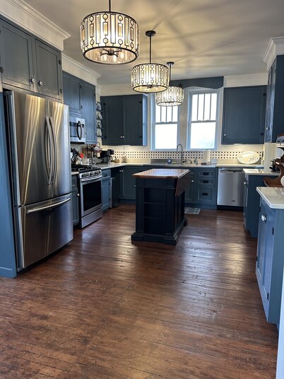 Victorian charmer just steps from the lake!