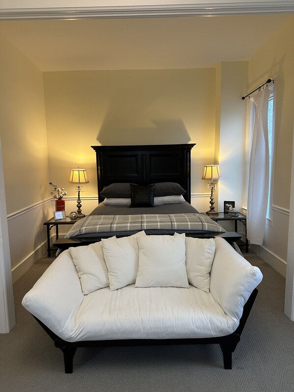 4 bedrooms, iron/ironing board, travel cot, WiFi