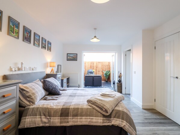 1 Schlafzimmer, individuell dekoriert, individuell eingerichtet