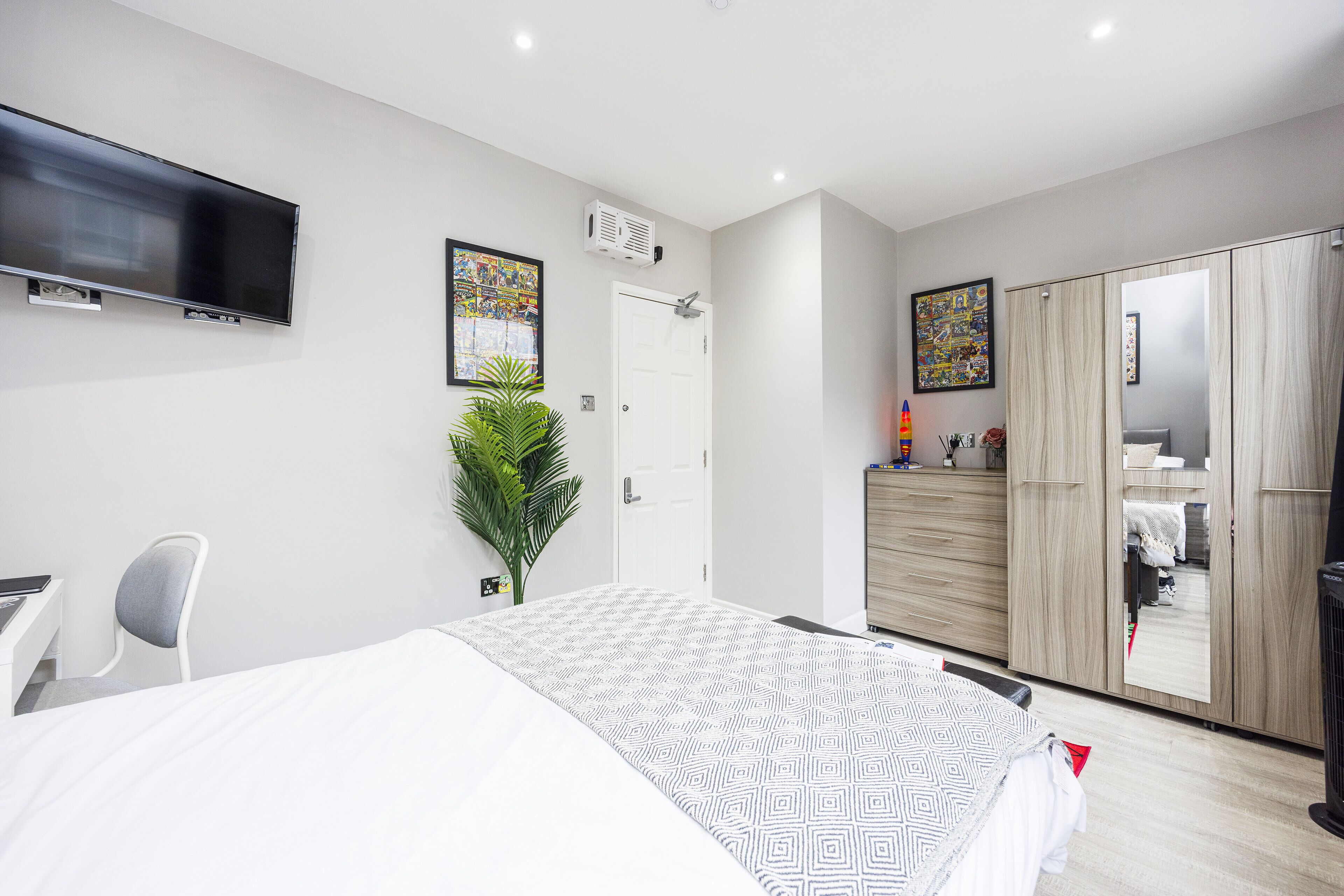 Comfort Double Room | Desk, laptop workspace, blackout curtains, soundproofing