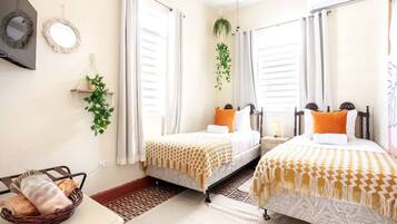 10 bedrooms, bed sheets