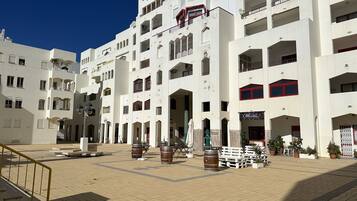 Kiến trúc tòa nhà