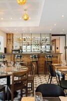 Bar (en el alojamiento)