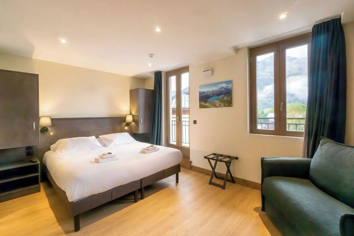 Superior Room, Kitchenette | Premium bedding, blackout curtains, soundproofing, free WiFi