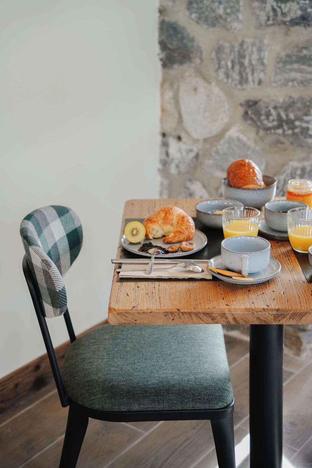 Daily buffet breakfast (EUR 15 per person)