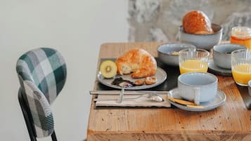 Daily buffet breakfast (EUR 15 per person)