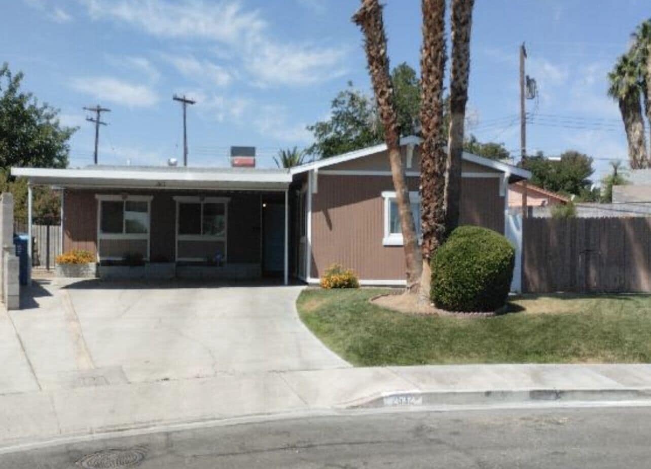 Fully furnished 4 bedroom 2 bath home with beautiful large lot & sparkling pool!