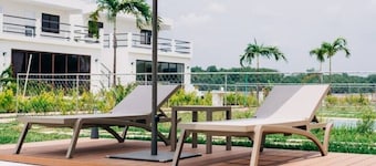 NEW Bayfront Villa in Costa del Sol

