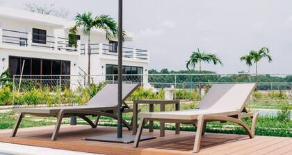 NEW Bayfront Villa in Costa del Sol